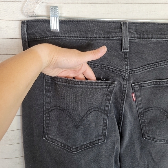 Levi's Wedgie High-Rise 13" Straight Leg Jeans in Washed Black Rinse, sz 16W - Picture 10 of 12